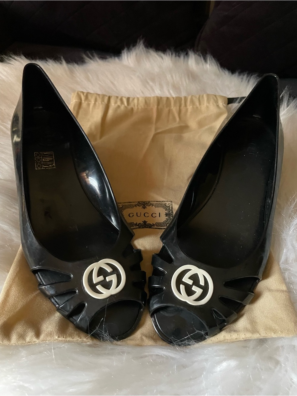 Gucci Glossy Black Patent rubber interlocking GG logo - Picture 8 of 13